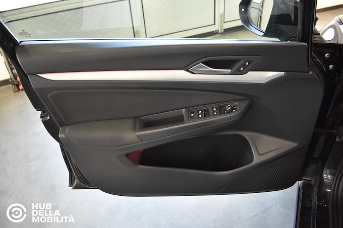 VOLKSWAGEN Golf 1.0 eTSI EVO DSG Life